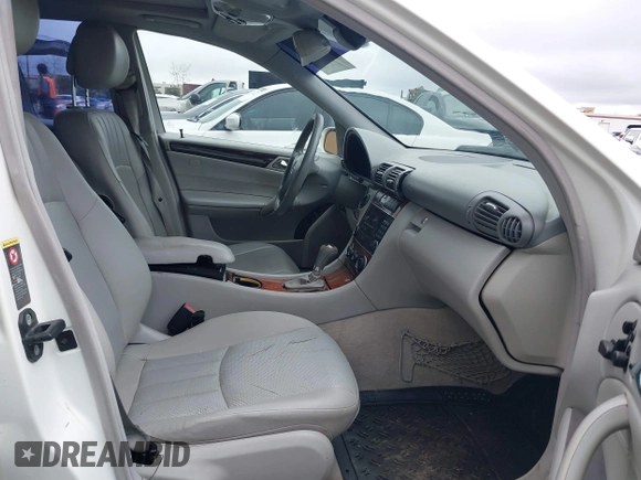 2006 Mercedes-Benz C 230 Sport z VIN WDBRF56H06F735744, wystawiony jako IAAI lot #41527959 z przebiegiem 238 665 mil mil oraz . Historia ofert i sprzedaży dostępna na DreamBid. Obrazek 5.