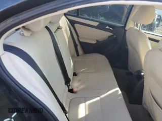 2012 Volkswagen Jetta SE z VIN 3VWDP7AJXCM325248, wystawiony jako Copart lot #49160574 z przebiegiem 77 764 mil mil oraz Szkody całkowita. Historia ofert i sprzedaży dostępna na DreamBid. Obrazek 11.