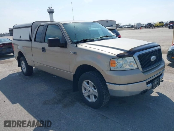 2008 Ford F-150 XLT with VIN 1FTPX14V18KB48289, listed as a IAAI auction lot 42001437 with 184,530 mi miles. Bid and sale history available at carsss.com. Image 1.