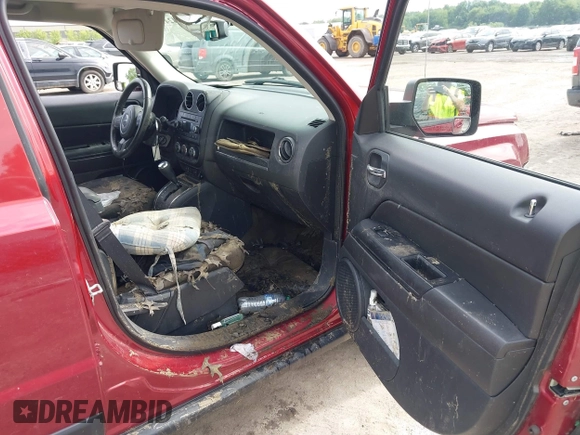 2014 Jeep Patriot Latitude with VIN 1C4NJRFB7ED688417, listed as a IAAI auction lot 42493111 with Not provided miles and . Bid and sale history available at DreamBid. Image 5.
