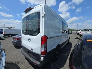 2018 Ford Transit с VIN 1FTYE1CM6JKB42240, выставлен на аукционе IAAI как лот 42624659 с пробегом 95 843 миль миль и . История ставок и продаж доступна на DreamBid. Изображение 11.