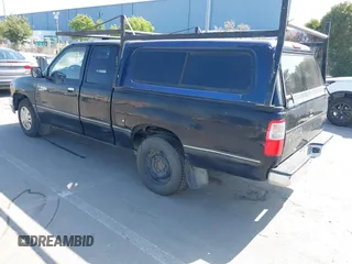 1997 Toyota T100 DX z VIN JT4TN12D3V0035384, wystawiony jako IAAI lot #42170129 z przebiegiem 263 742 mil mil oraz . Historia ofert i sprzedaży dostępna na DreamBid. Obrazek 3.