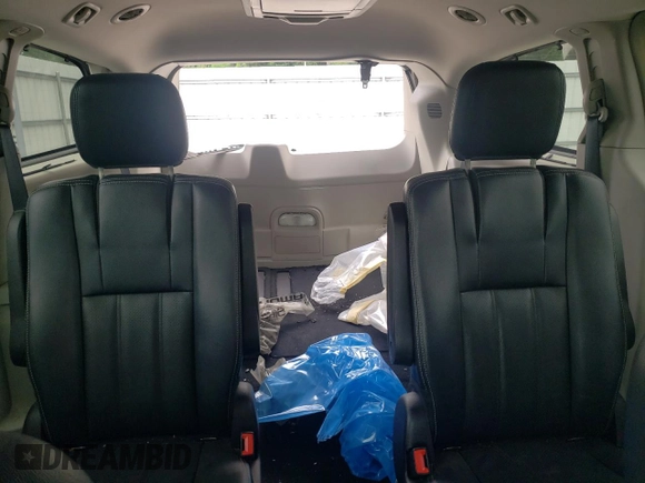 2016 Chrysler Town & Country Touring-L with VIN 2C4RC1CG6GR261131, listed as a Copart auction lot 58635234 with 109,462 mi miles and Salvage Title. Bid and sale history available at carsss.com. Image 10.