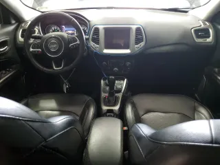 2019 Jeep Compass High Altitude z VIN 3C4NJDCB7KT713989, wystawiony jako Copart lot #49263175 z przebiegiem 98 643 mil mil oraz Czysty tytuł • Clean title. Historia ofert i sprzedaży dostępna na DreamBid. Obrazek 8.