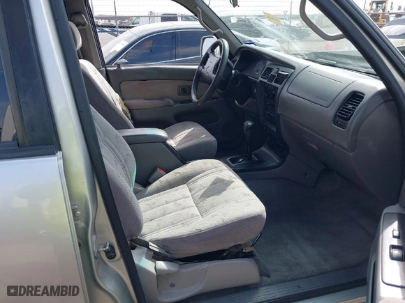 2002 Toyota 4Runner SR5 with VIN JT3GN86R020250964, listed as a IAAI auction lot 41588629 with 1 mi miles. Bid and sale history available at carsss.com. Image 5.