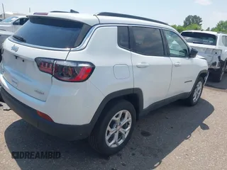 2024 Jeep Compass Latitude with VIN 3C4NJDBN2RT138917, listed as a IAAI auction lot 42761232 with 34,502 mi miles and . Bid and sale history available at DreamBid. Image 4.