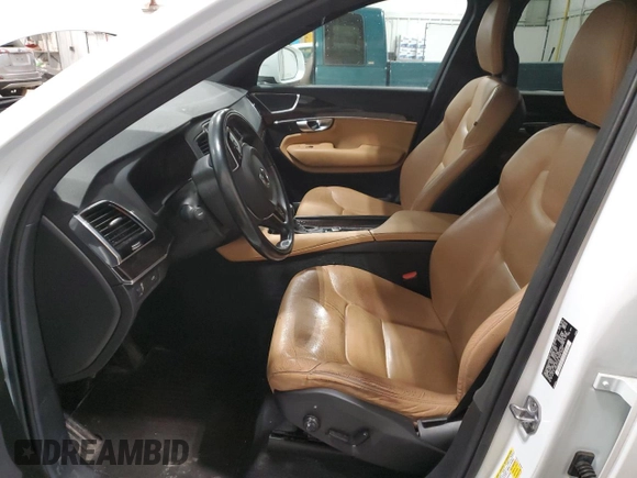 2018 Volvo XC90 Momentum z VIN YV4102PK4J1375017, wystawiony jako Copart lot #50607525 z przebiegiem 125 218 mil mil oraz Nie do naprawy • Non repairable. Historia ofert i sprzedaży dostępna na DreamBid. Obrazek 7.