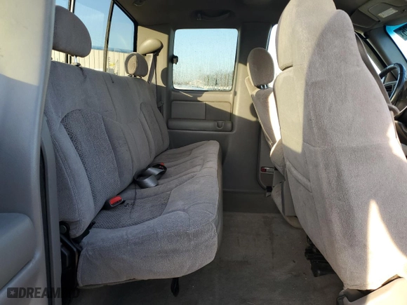 2000 Chevrolet Silverado 1500 LS with VIN 2GCEK19T1Y1119176, listed as a Copart auction lot 42953225 with 211,741 mi miles and Salvage Title. Bid and sale history available at carsss.com. Image 10.