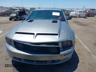 2008 Ford Mustang GT Deluxe with VIN 1ZVHT82H485168327, listed as a IAAI auction lot 42465727 with 115,187 mi miles and . Bid and sale history available at DreamBid. Image 6.