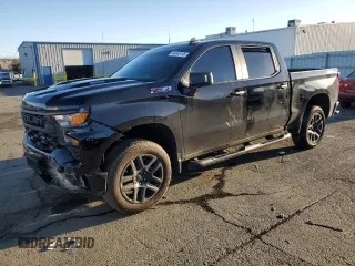 2024 Chevrolet Silverado 1500 Custom Trail Boss with VIN 3GCUDCE83RG218772, listed as a Copart auction lot 44648145 with 8,672 mi miles and Salvage Title. Bid and sale history available at carsss.com. Image 1.