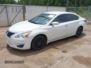 2015 Nissan Altima S z VIN 1N4AL3AP5FC212902, wystawiony jako IAAI lot #42265081 z przebiegiem 138 423 mil mil oraz . Historia ofert i sprzedaży dostępna na DreamBid. Obrazek 2.
