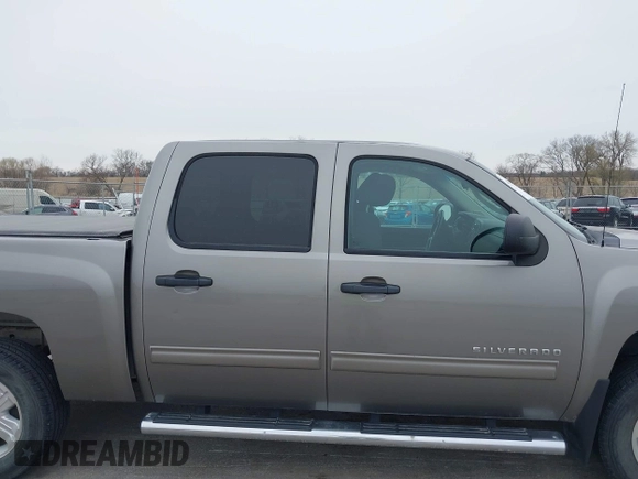 2013 Chevrolet Silverado 1500 LT with VIN 3GCPKSE73DG249856, listed as a IAAI auction lot 41973964 with 135,580 mi miles. Bid and sale history available at carsss.com. Image 13.