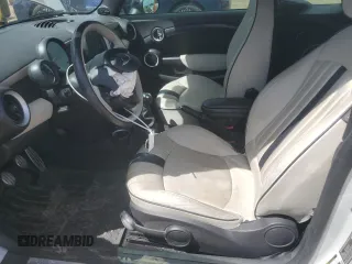 2015 MINI Convertible S z VIN WMWZP3C52FT298857, wystawiony jako Copart lot #58149145 z przebiegiem 52 777 mil mil oraz Szkoda całkowita • Salvage title. Historia ofert i sprzedaży dostępna na DreamBid. Obrazek 7.