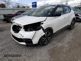 2019 Nissan Kicks SR with VIN 3N1CP5CU6KL569027, listed as a Copart auction lot 42545933 with 69,763 mi miles. Bid and sale history available at carsss.com. Image 1.