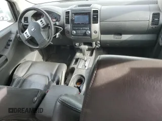 2010 Nissan Xterra SE z VIN 5N1AN0NW5AC503554, wystawiony jako Copart lot #85569334 z przebiegiem 228 072 mil mil oraz Czysty tytuł • Clean title. Historia ofert i sprzedaży dostępna na DreamBid. Obrazek 8.