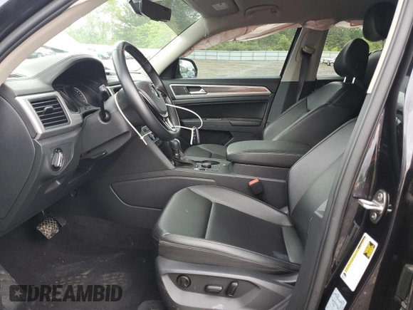 2018 Volkswagen Atlas SE z VIN 1V2LR2CA4JC584601, wystawiony jako Copart lot #52346605 z przebiegiem 71 990 mil mil oraz Szkody całkowita. Historia ofert i sprzedaży dostępna na DreamBid. Obrazek 7.