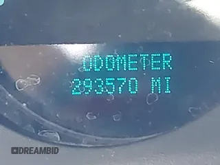 2007 Chevrolet Suburban LTZ z VIN 3GNFC16J57G103628, wystawiony jako IAAI lot #42373026 z przebiegiem 293 570 mil mil oraz . Historia ofert i sprzedaży dostępna na DreamBid. Obrazek 16.
