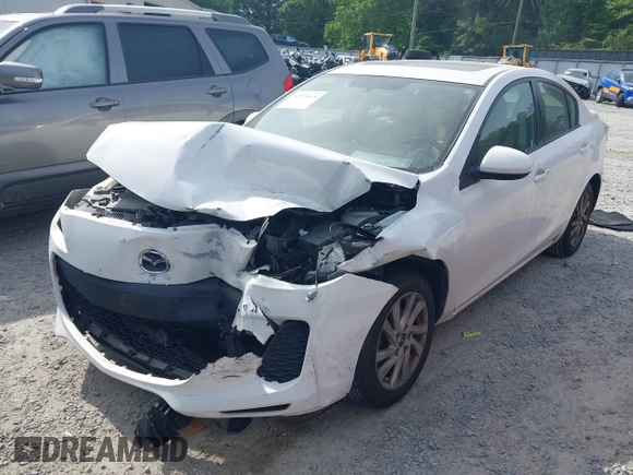 2013 Mazda 3 i Grand Touring z VIN JM1BL1W78D1816321, wystawiony jako IAAI lot #42225518 z przebiegiem 231 121 mil mil oraz . Historia ofert i sprzedaży dostępna na DreamBid. Obrazek 2.
