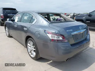 2014 Nissan Maxima S z VIN 1N4AA5AP5EC484642, wystawiony jako IAAI lot #42012492 z przebiegiem 109 413 mil mil oraz . Historia ofert i sprzedaży dostępna na DreamBid. Obrazek 3.