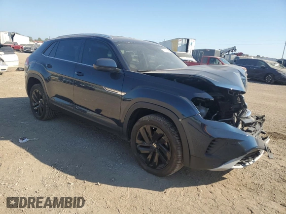 2023 Volkswagen Atlas SE with VIN 1V2WE2CAXPC206364, listed as a Copart auction lot 74216144 with 14,977 mi miles and Salvage title. Bid and sale history available at DreamBid. Image 4.