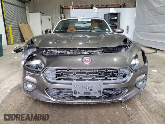 2017 FIAT 124 Spider Elaborazione Abarth z VIN JC1NFAEK1H0125019, wystawiony jako Copart lot #51663565 z przebiegiem Nie podano mil oraz Szkoda całkowita • Salvage title. Historia ofert i sprzedaży dostępna na DreamBid. Obrazek 5.