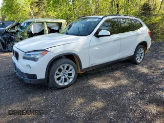 2014 BMW X1 xDrive28i z VIN WBAVL1C5XEVY22757, wystawiony jako Copart lot #56308205 z przebiegiem 180 030 mil mil oraz Tytuł czysty. Historia ofert i sprzedaży dostępna na DreamBid. Obrazek 1.