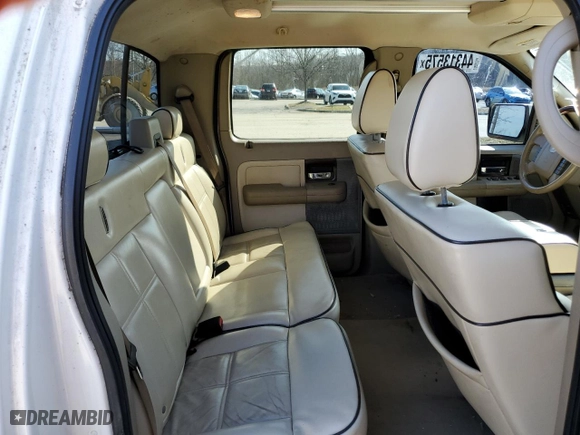 2007 Lincoln Mark LT with VIN 5LTPW18507FJ05077, listed as a Copart auction lot 44313575 with 260,484 mi miles and Clean Title. Bid and sale history available at carsss.com. Image 10.