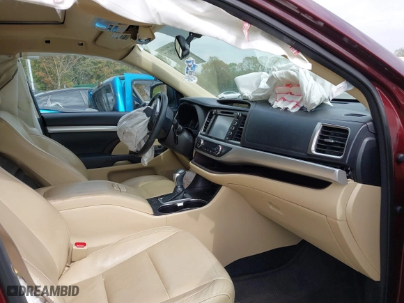 2014 Toyota Highlander XLE with VIN 5TDJKRFH4ES066765, listed as a IAAI auction lot 41952367 with 94,219 mi miles. Bid and sale history available at carsss.com. Image 5.