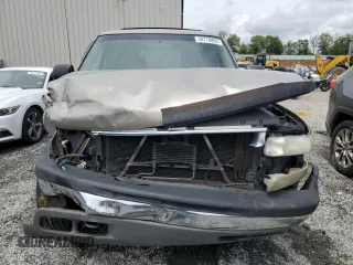 2002 Chevrolet Tahoe LS with VIN 1GNEC13Z52J232577, listed as a Copart auction lot 58770895 with 240,960 mi miles and Salvage title. Bid and sale history available at DreamBid. Image 5.