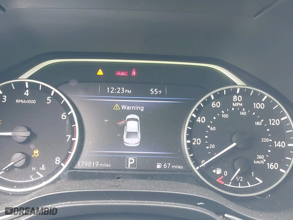 2017 Nissan Maxima SR with VIN 1N4AA6AP9HC457776, listed as a IAAI auction lot 41727746 with 179,819 mi miles. Bid and sale history available at carsss.com. Image 7.