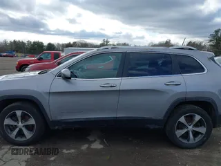 2019 Jeep Cherokee Limited z VIN 1C4PJMDNXKD272009, wystawiony jako IAAI lot #41983939 z przebiegiem 31 075 mil mil oraz . Historia ofert i sprzedaży dostępna na DreamBid. Obrazek 15.