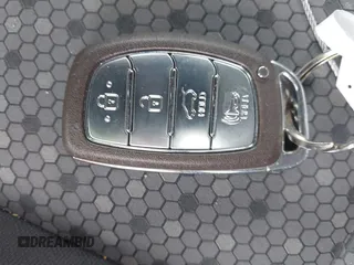 2019 Hyundai Ioniq z VIN KMHC65LD1KU159740, wystawiony jako IAAI lot #42321308 z przebiegiem 41 144 mil mil oraz . Historia ofert i sprzedaży dostępna na DreamBid. Obrazek 11.
