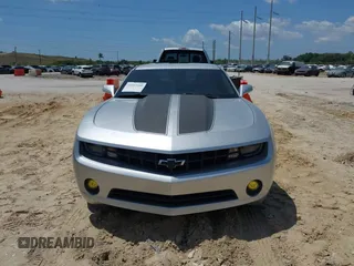 2011 Chevrolet Camaro 2LS с VIN 2G1FA1ED1B9113515, выставлен на аукционе IAAI как лот 41993280 с пробегом 96 519 миль миль и . История ставок и продаж доступна на DreamBid. Изображение 12.