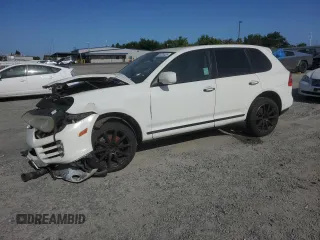 2010 Porsche Cayenne z VIN WP1AA2AP5ALA12023, wystawiony jako Copart lot #61222425 z przebiegiem Nie podano mil oraz Szkoda całkowita • Salvage title. Historia ofert i sprzedaży dostępna na DreamBid. Obrazek 1.