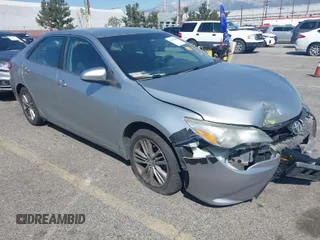 2015 Toyota Camry XLE z VIN 4T1BF1FK1FU040493, wystawiony jako IAAI lot #41767343 z przebiegiem 170 232 mil mil oraz . Historia ofert i sprzedaży dostępna na DreamBid. Obrazek 1.