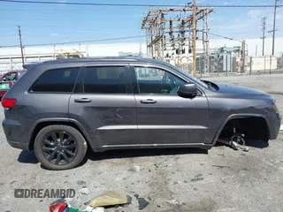 2018 Jeep Grand Cherokee Altitude with VIN 1C4RJEAGXJC437758, listed as a IAAI auction lot 41692624 with 62,433 mi miles. Bid and sale history available at carsss.com. Image 14.