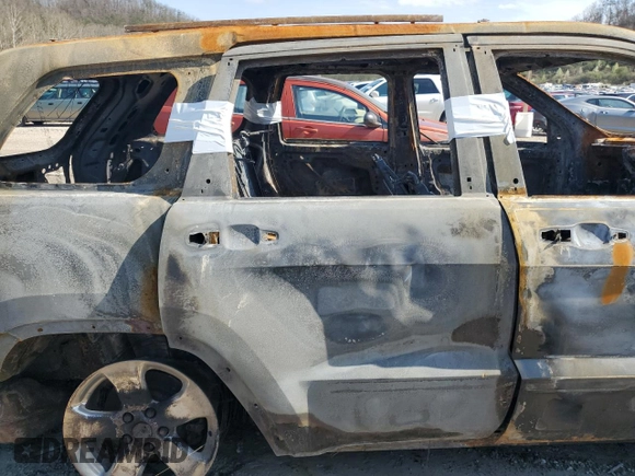 2011 Jeep Grand Cherokee Limited z VIN 1J4RR5GT4BC552333, wystawiony jako Copart lot #51217125 z przebiegiem Nie podano mil oraz Szkoda całkowita • Salvage title. Historia ofert i sprzedaży dostępna na DreamBid. Obrazek 11.