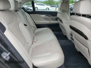 2016 BMW 7 Series 740i z VIN WBA7E2C5XGG547732, wystawiony jako Copart lot #53868025 z przebiegiem 72 838 mil mil oraz Szkoda całkowita • Salvage title. Historia ofert i sprzedaży dostępna na DreamBid. Obrazek 10.