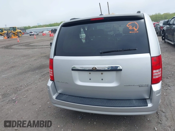 2010 Chrysler Town & Country Touring with VIN 2A4RR5D14AR271397, listed as a IAAI auction lot 42181231 with 200,547 mi miles and . Bid and sale history available at DreamBid. Image 16.