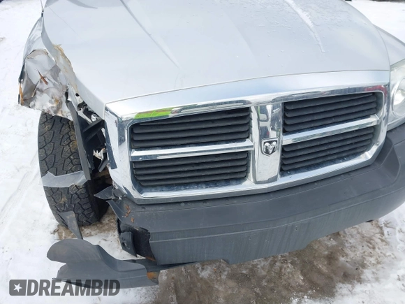 2006 Dodge Dakota ST with VIN 1D7HE28K56S636387, listed as a IAAI auction lot 41305723 with 104,821 mi miles and . Bid and sale history available at carsss.com. Image 6.