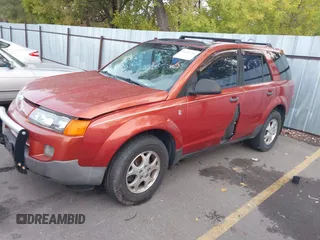 2003 Saturn VUE z VIN 5GZCZ63B43S834671, wystawiony jako IAAI lot #40642946 z przebiegiem 18 933 mil mil oraz . Historia ofert i sprzedaży dostępna na DreamBid. Obrazek 2.