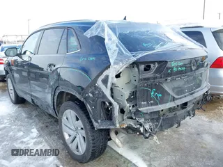 2021 Volkswagen Atlas SE with VIN 1V2KE2CA0MC231882, listed as a IAAI auction lot 41542291 with 37,219 mi miles and . Bid and sale history available at DreamBid. Image 3.