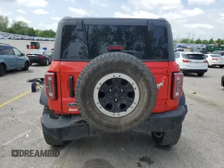 2021 Ford Bronco z VIN 1FMDE5CP7MLB07037, wystawiony jako Copart lot #54140385 z przebiegiem 56 403 mil mil oraz Szkoda całkowita • Salvage title. Historia ofert i sprzedaży dostępna na DreamBid. Obrazek 6.