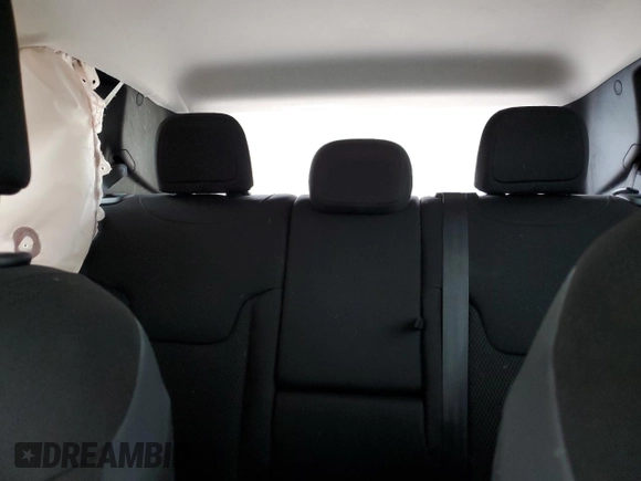 2018 Jeep Renegade Altitude with VIN ZACCJBBB6JPH79033, listed as a Copart auction lot 61898995 with 111,500 mi miles and Salvage title. Bid and sale history available at DreamBid. Image 10.