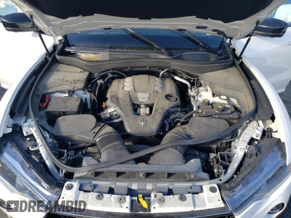 2019 Maserati Levante GranSport with VIN ZN661XUS9KX328117, listed as a Copart auction lot 73722224 with 0 mi miles and Salvage Title. Bid and sale history available at carsss.com. Image 12.
