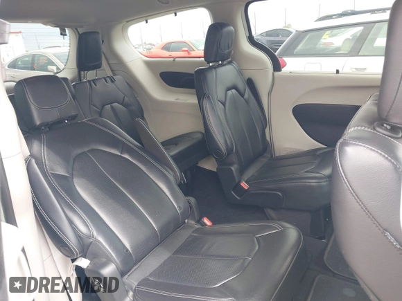 2022 Chrysler Pacifica Touring L with VIN 2C4RC1BG5NR170186, listed as a IAAI auction lot 41422057 with 71,204 mi miles and . Bid and sale history available at DreamBid. Image 8.