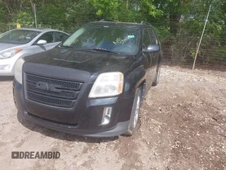 2011 GMC Terrain SLT-1 z VIN 2CTALUEC7B6272095, wystawiony jako IAAI lot #42210009 z przebiegiem 200 210 mil mil oraz . Historia ofert i sprzedaży dostępna na DreamBid. Obrazek 2.