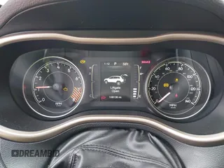 2014 Jeep Cherokee Latitude z VIN 1C4PJLCS1EW319194, wystawiony jako IAAI lot #41710491 z przebiegiem 108 136 mil mil oraz . Historia ofert i sprzedaży dostępna na DreamBid. Obrazek 7.