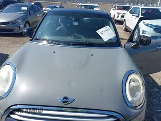 2015 MINI Hardtop 4 Door with VIN WMWXS5C55FT833925, listed as a IAAI auction lot 42505034 with 89,521 mi miles and . Bid and sale history available at DreamBid. Image 6.