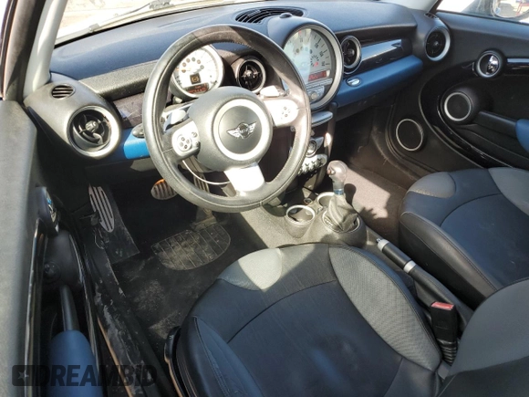 2007 MINI Hardtop S with VIN WMWMF735X7TL92555, listed as a Copart auction lot 46820165 with 98,314 mi miles and Clean Title. Bid and sale history available at DreamBid. Image 8.